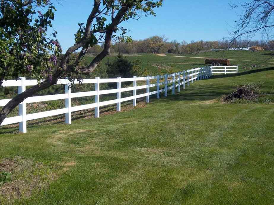 Commercial Vinyl Fence Contractor in Southern Wisconsin