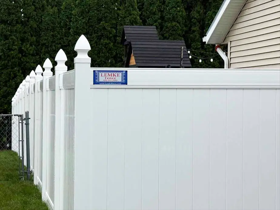 Vinyl Fence Contractor in Southern Wisconsin